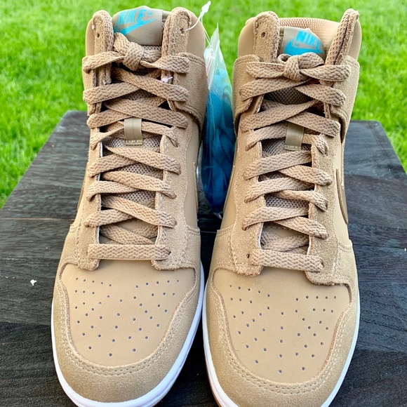 WMNS DUNK SKY HIGH ESSENTIAL SIZE 7.5 NWT - Picture 5 of 6